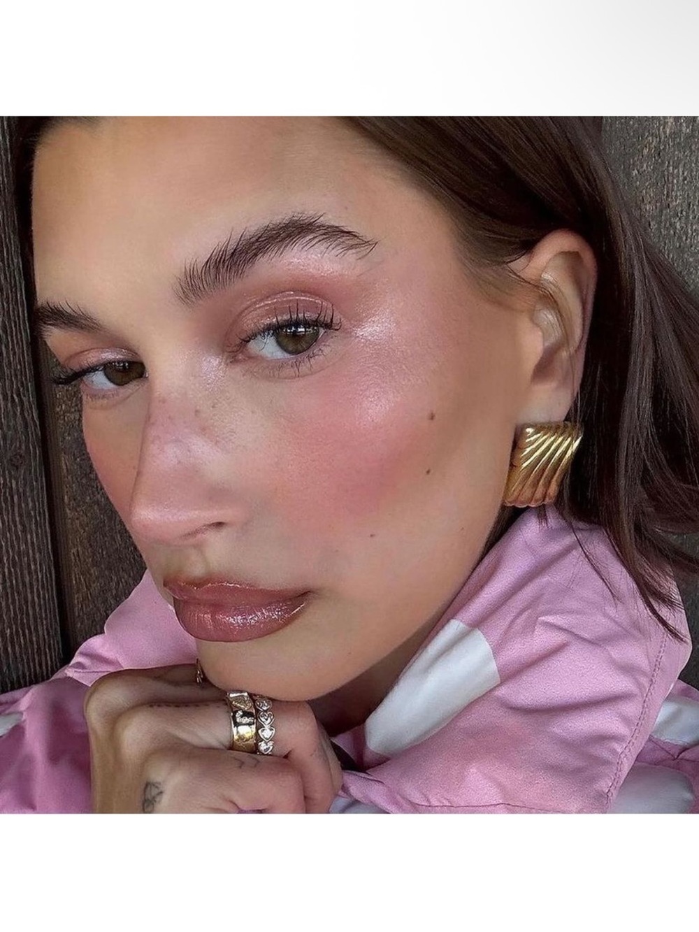 Sculpted Ribbed stud Earrings in Gold A115
